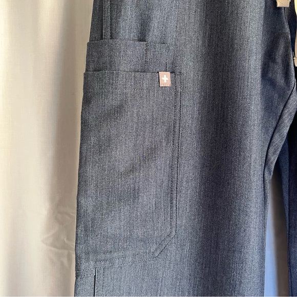 Figs Kade Cargo Scrub Pants Size XSP - Picture 3 of 6